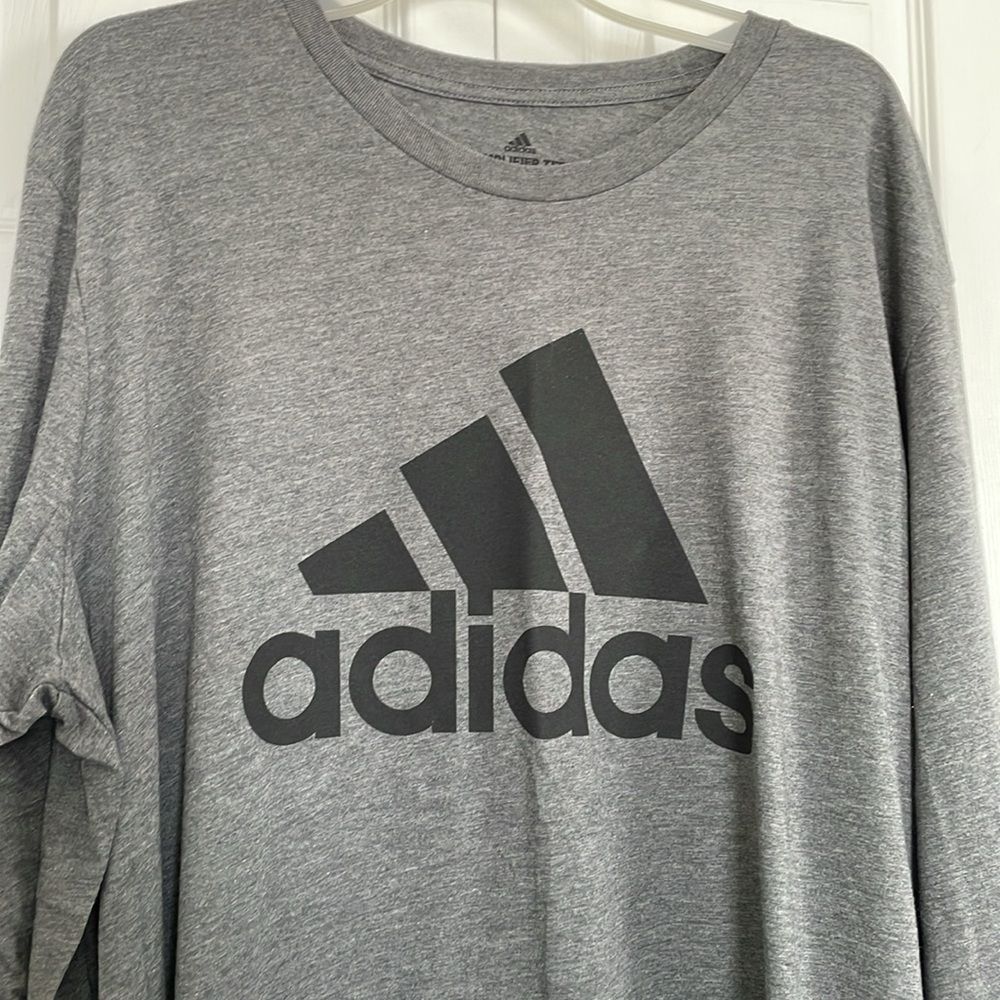 Men’s 2XL Adidas long sleeved T-shirt heather gray black logo knit cuff Like new
